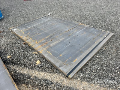 Quantity of (2) Kit Containers 6 ft x 9 ft 2 in (0.75 in Thick) Road ألواح الصلب (Unused)