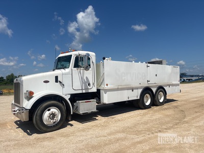 2003 Peterbilt 357 6x4 Lube Truck