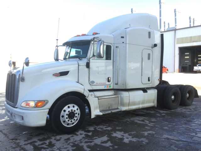2009 Peterbilt 386 T/A Sleeper Truck Tractor