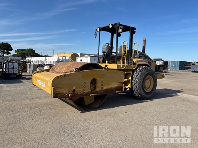Cat CS663E Smooth Drum Compactor