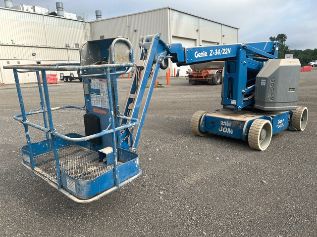 2015 Genie Z34/22N 2WD Electric Articulating Boom Lift 2015 Genie Z34/22N 2WD Electric Articulating Boom Lift
