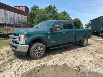 2019 Ford F-350 XLT 4x4 Crew Cab Pickup