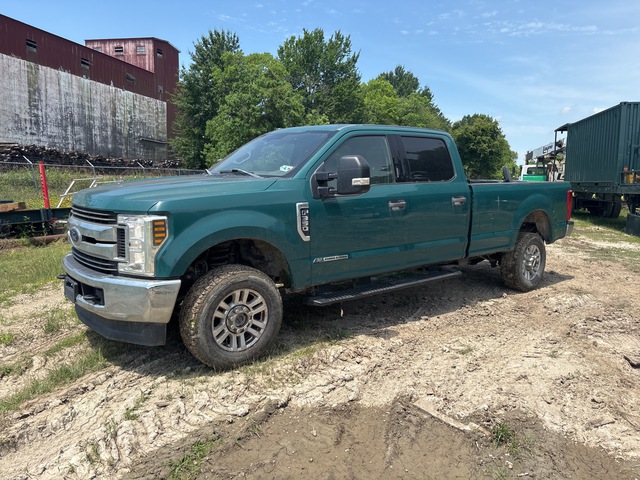 2019 Ford F-350 XLT 4x4 Crew Cab Pickup