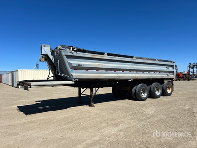 2006 Arne's 30 ft Tri/A End Dump Trailer
