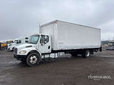 2007 Freightliner M2 106 Business Class 4x2 Furgoneta caja cerrada