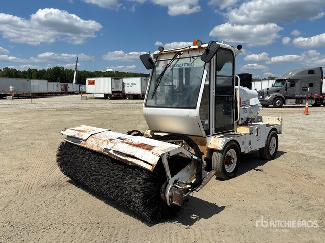 2016 Roadtec FB100 Self-Propelled Broom