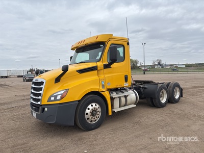 2020 Freightliner Cascadia 126 6x4 T/A Day Cab Truck Tractor
