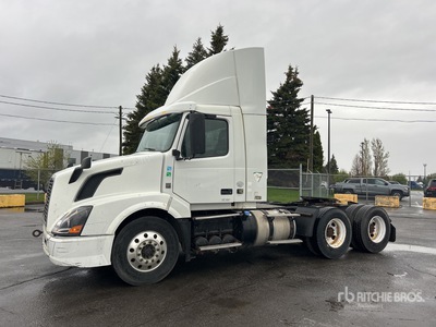 2016 Volvo VNL 6x4 Cabeza Tractora Cabina Corta