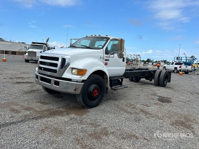 2005 Ford F-750 XLT 4x2 Cab and Chassis