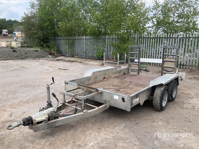 2014 Indespension V675 3 m T/A Remolque Portamaquinaria