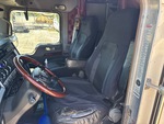 Cab with Seats/armrests