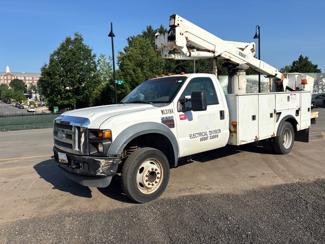 Versalift on 2008 Ford F-450 XL 4x2 Bucket Truck Versalift on 2008 Ford F-450 XL 4x2 Bucket Truck