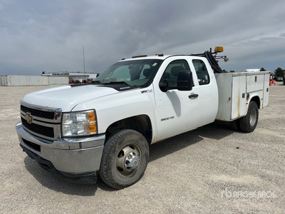 2013 Chevrolet Silverado 3500HD 4x2 Extended Cab Utility Truck