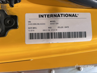 2021 International MV607 4x2 Moving Autocarro furgonato