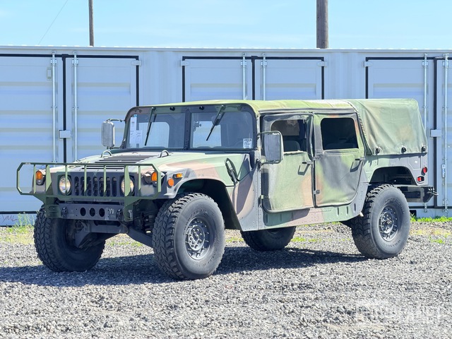 2007 AM General M1097R1 HMMWV 4 Door Soft Top w/Truck Body