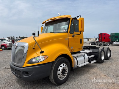 2011 International LF627 6x4 T/A Dagcabine Trekker