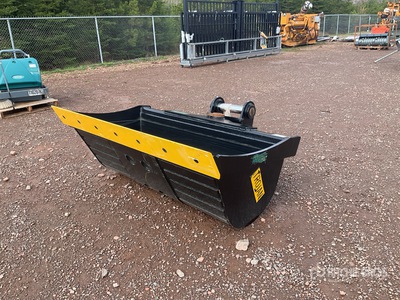 2025 Trojan 200 72 in Q/C Hydraulic Tilting Excavator Bucket (Unused)