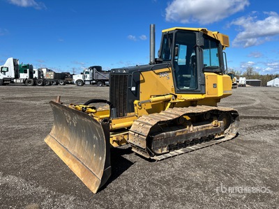 2010 John Deere 700J XLT Bouteur sur chenilles