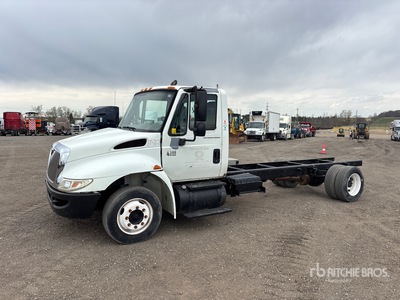 2005 International 4300 4x2 Cab and Chassis