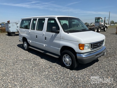 2004 Ford Econoline E-350 Super Duty Wagon Passenger Van