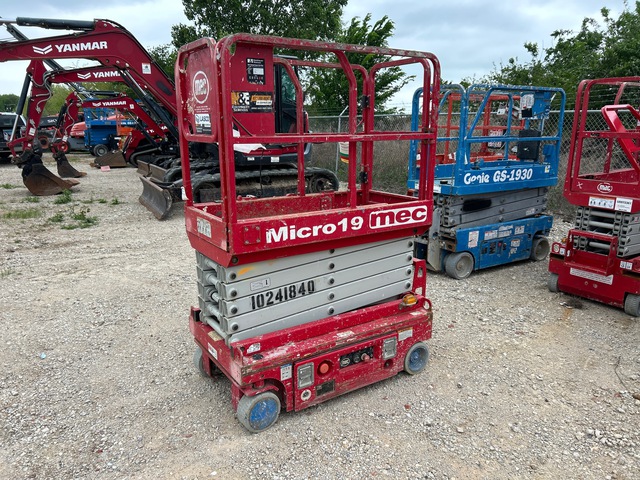 2018 MEC Micro 19 Electric Scissor Lift 2018 MEC Micro 19 Electric Scissor Lift