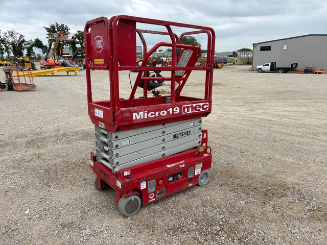 2019 MEC Micro 19 Electric Scissor Lift 2019 MEC Micro 19 Electric Scissor Lift