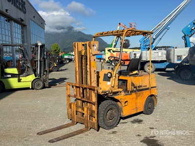 Komatsu FG25-6 Cushion Tire Forklift