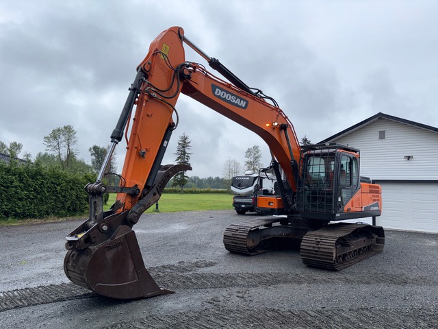 2022 Doosan DX225LC-5 Tracked Excavator 2022 Doosan DX225LC-5 Tracked Excavator