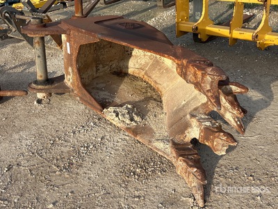 Hensley 32 in V-Ditching Excavator Bucket