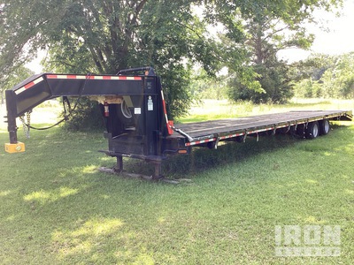 2016 Gatormade 40 ft T/A Gooseneck Flatbed Trailer