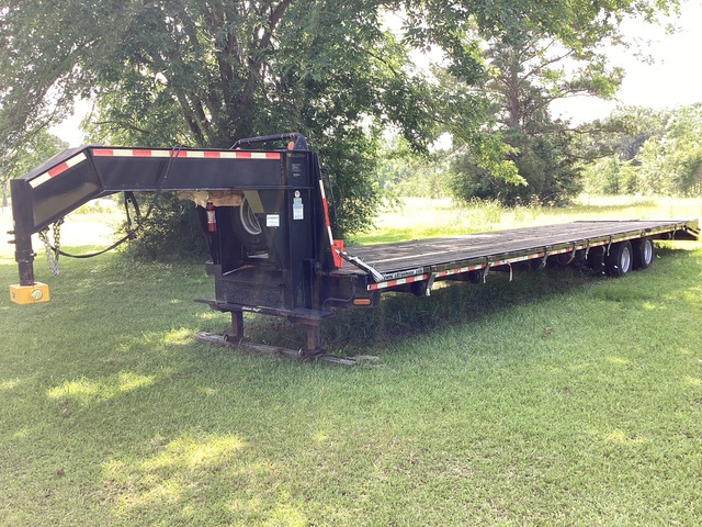 2016 Gatormade 40 ft T/A Gooseneck Flatbed Trailer