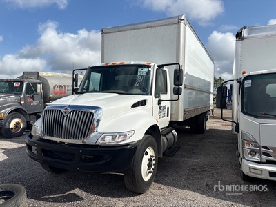 2019 International 4300 4x2 Camion fourgon (Inoperable)