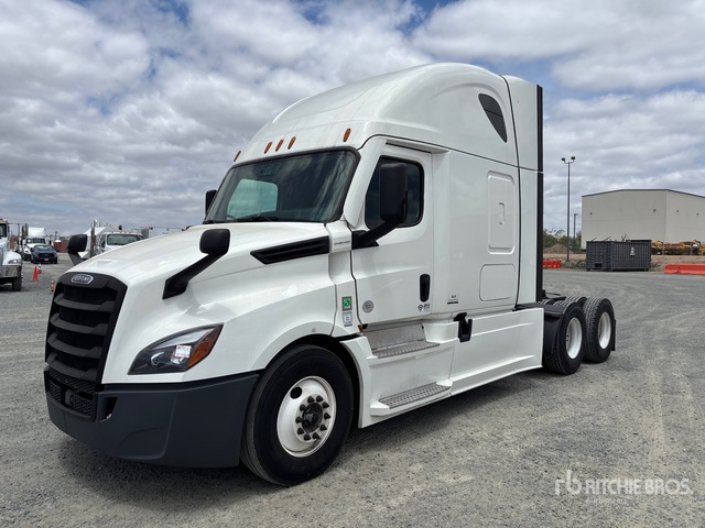 2022 Freightliner Cascadia 126 6x4 T/A Sleeper Truck Tractor