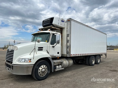 2009 Mack CXU613 6x4 Refrigerated Truck