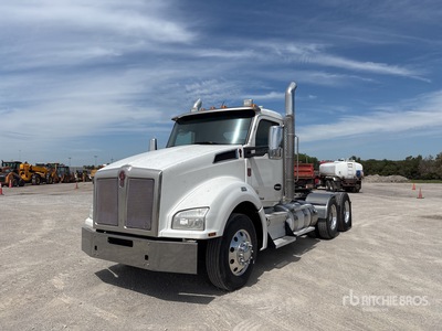 2020 Kenworth T880 6x4 T/A Day Cab Truck Tractor