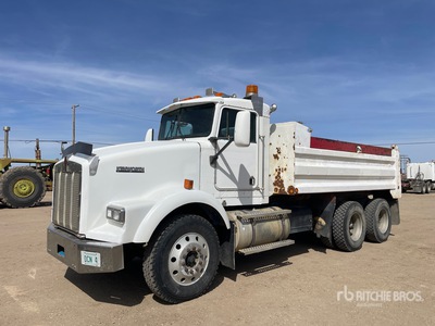 2001 Kenworth T800B 6x4 Crew Cab T/A Camión dumper