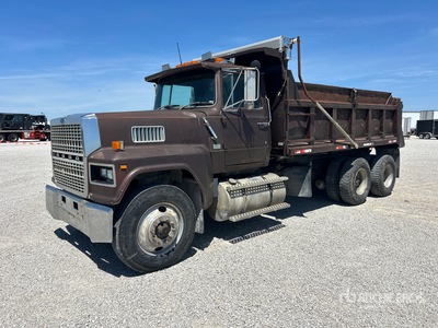 1988 Ford LT9000 6x4 Camion à benne basculante D/E