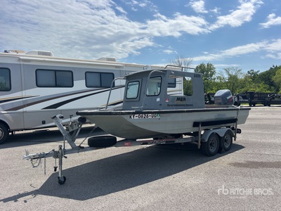 1981 Duracraft Boat w/ Magic Trail Trailer