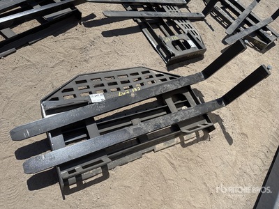 2026 GIYI GY-DHC 60 in Skid Steer Forks - Fits GIYI DHC (Unused)