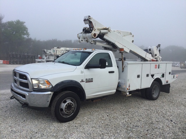 2016 Altec AT41M 40 ft on 2016 Ram 5500 RAM 5500 Heavy Duty 4x4 Bucket Truck