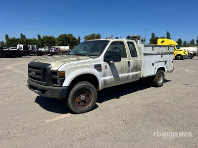 2010 Ford F-350 XL 4x4 Extended Cab Service Truck
