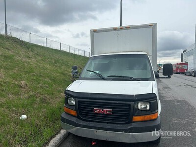 2004 GMC Savana 3500 Van Truck