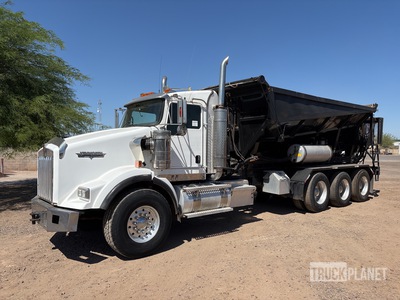 Can American XL19 on 2007 Kenworth T800B 8x6 Stone Spreader Truck