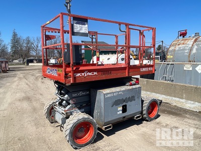 2014 Skyjack SJ6826 RTE 4x4 Electric Scissor Lift