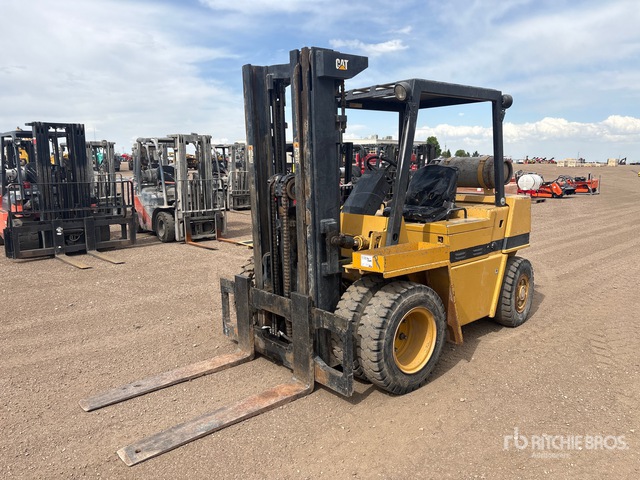 1991 Cat V80F 6850 lb Pneumatic Tire Forklift