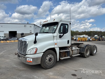2016 Freightliner Cascadia 125 6x4 T/A Day Cab Truck Tractor