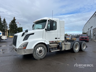 2013 Volvo VNL 6x4 تراكتور شاحنة نهارية (ثنائية المحور)
