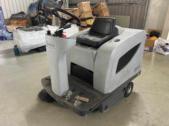 Nilfisk SR 1101 B Ride-On Electric Sweeper