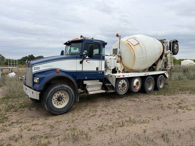 2005 Kenworth W900 Mixer Truck