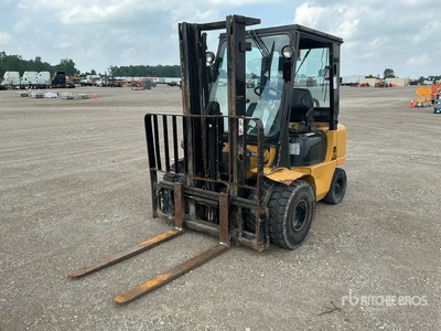 2001 Cat GP25K 4650 lb Pneumatic Tire رافعة شوكية